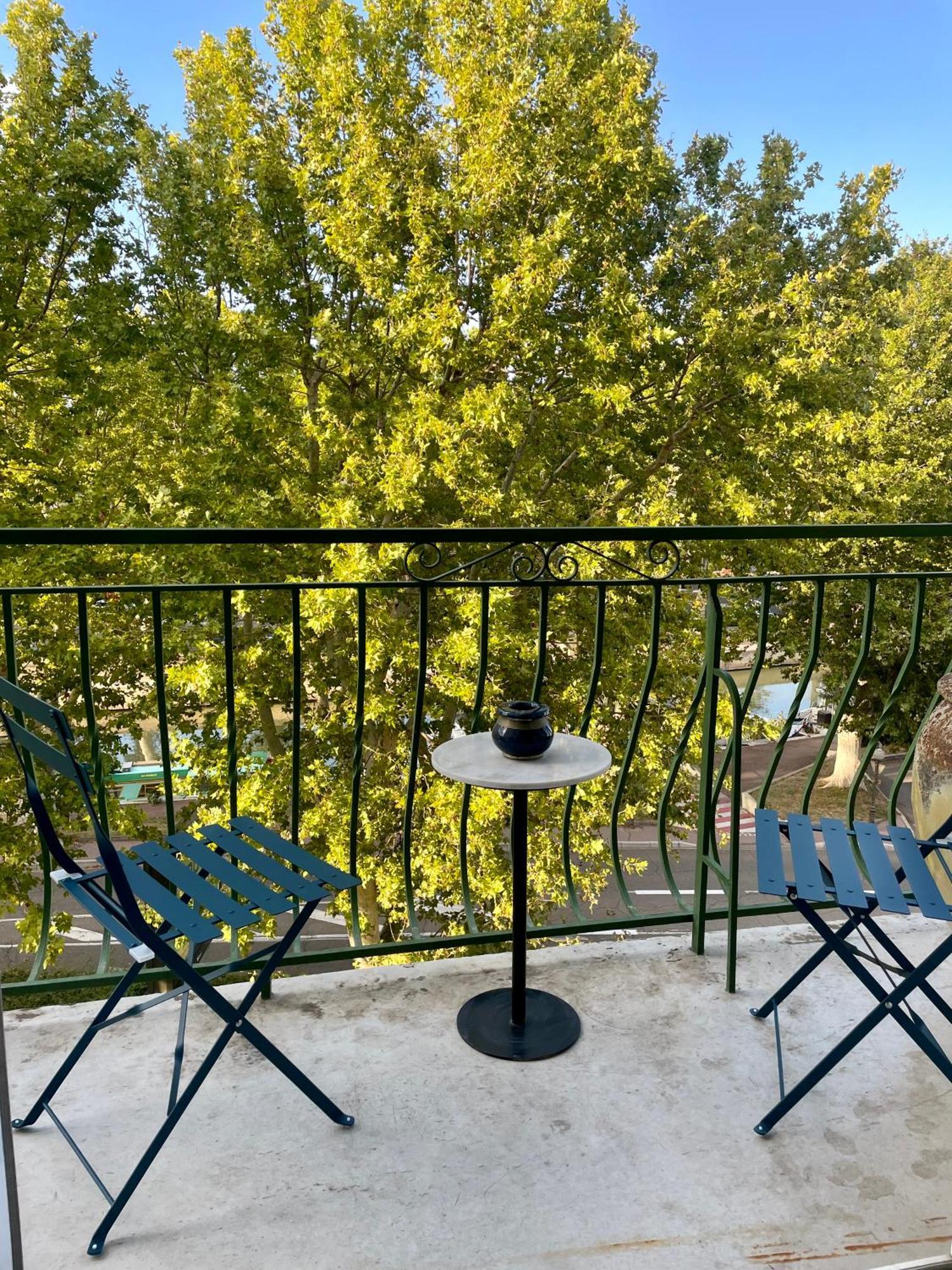 Apparemment Niche Dans Les Arbres Apartment Narbonne Exterior foto