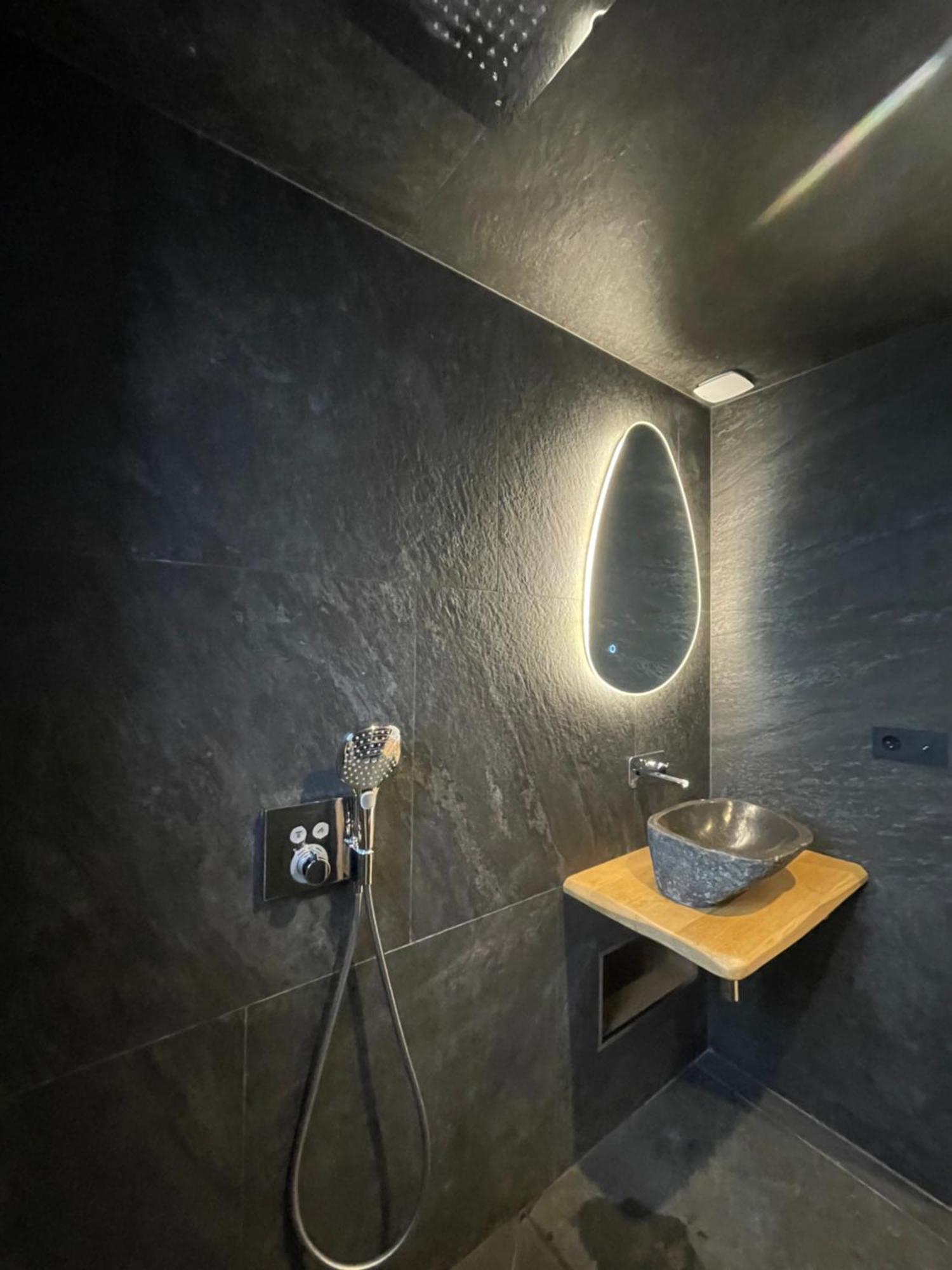 Apparemment Niche Dans Les Arbres Apartment Narbonne Exterior foto